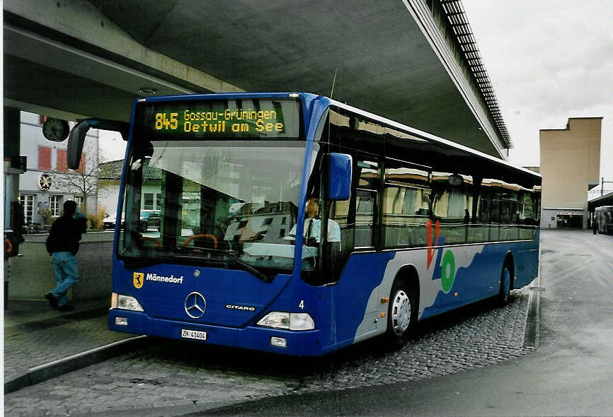 (052'609) - VZO Gr�ningen - Nr. 4/ZH 41'404 - Mercedes am 23. M�rz 2002 beim Bahnhof Uster