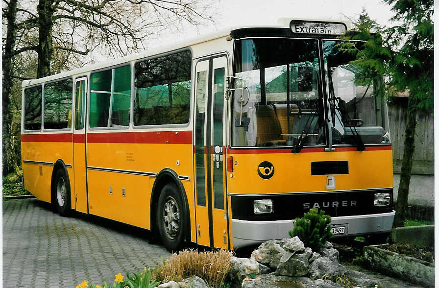 (052'816) - Trachsel, Hasle-R�egsau - Nr. 2/BE 19'497 - Saurer/R&J (ex Schmocker, Beatenberg) am 7. April 2002 in Hasle-R�egsau, Garage