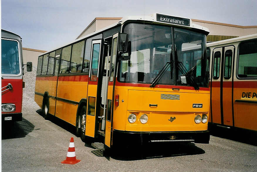 (053'728) - R�llin, Hizel - FBW/FHS (ex Bucheli, Kriens Nr. 21) am 15. Juni 2002 in Hinwil, AMP
