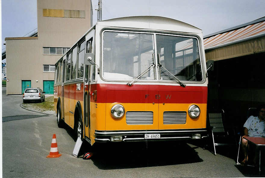 (053'732) - Tr�b, Oberrieden - Nr. 12/ZH 69'651 - FBW/R&J (ex Ryffel, Uster Nr. 12) am 15. Juni 2002 in Hinwil, AMP