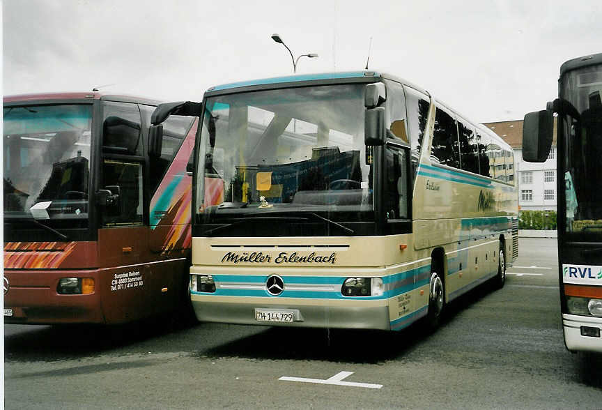(054'331) - M�ller, Erlenbach - ZH 144'729 - Mercedes am 13. Juli 2002 in Biel, Terminal B