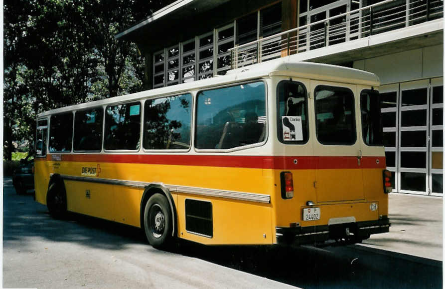 (054'837) - PTT-Regie - P 24'402 - Saurer/T�scher am 23. Juli 2002 in Steg