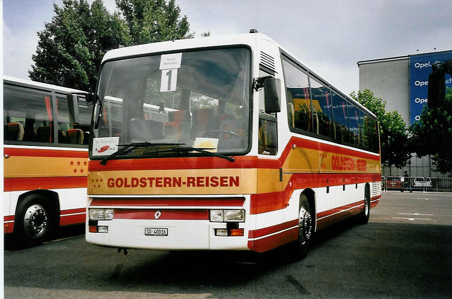 (055'432) - Goldstern, Oberg�sgen - SO 40'016 - Renault am 25. August 2002 in Biel, Terminal B