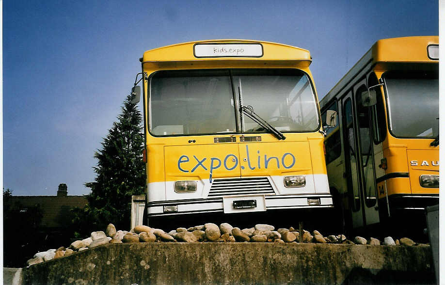 (055'608) - Expo.02, Biel - FBW/T�scher (ex ZVB Zug Nr. 20) am 31. August 2002 in B�tzberg, Heiniger