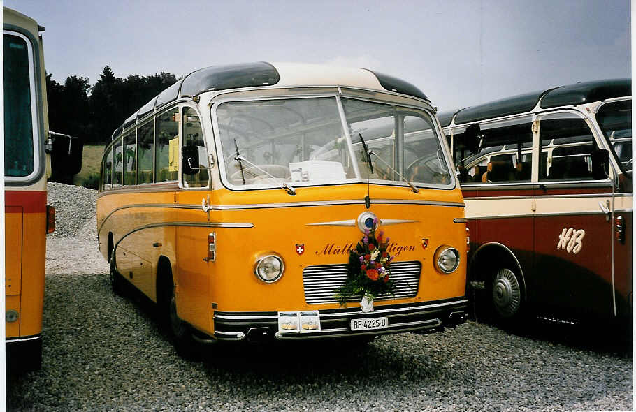 (055'634) - M�ller, Uttigen - BE 4225 U - Saurer/R&J (ex Langenegger, W�denswil; ex ASKA Aeschi Nr. 14) am 31. August 2002 in Niederbipp, Saurertreffen