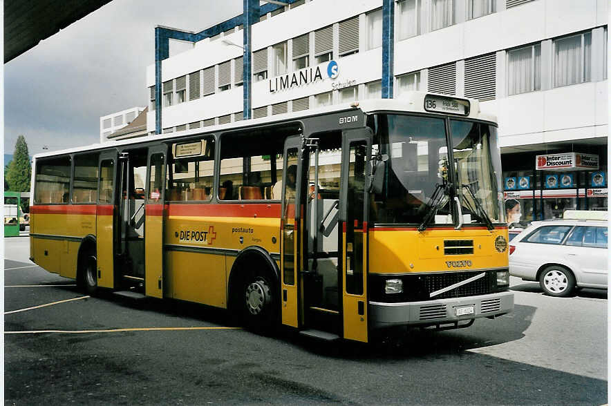 (056'001) - Brem, W�lflinswil - Nr. 5/AG 6024 - Volvo/Lauber am 11. September 2002 beim Bahnhof Aarau