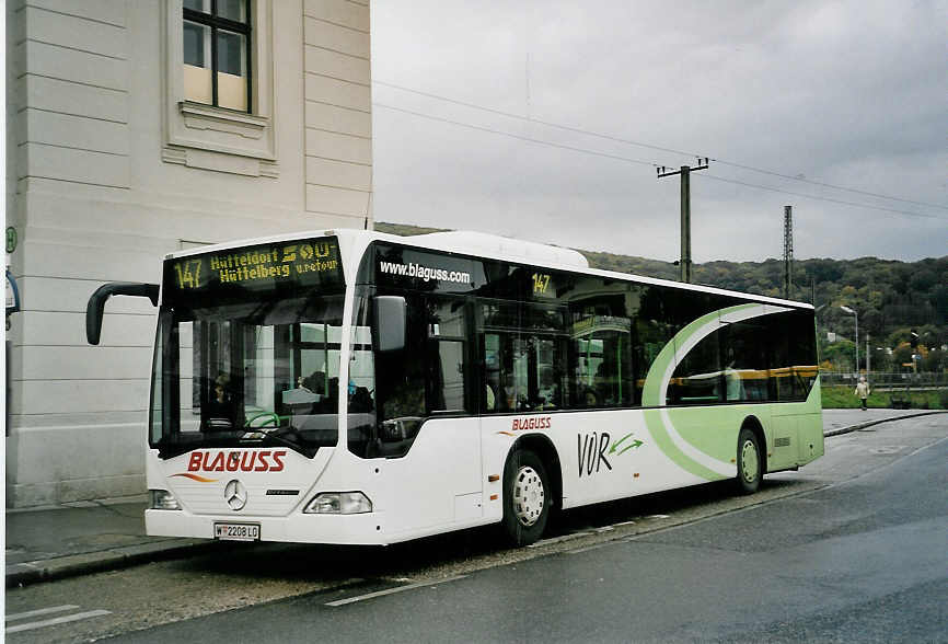 (056'512) - Blaguss, Wien - W 2208 LO - Mercedes am 8. Oktober 2002 in Wien, H�tteldorf