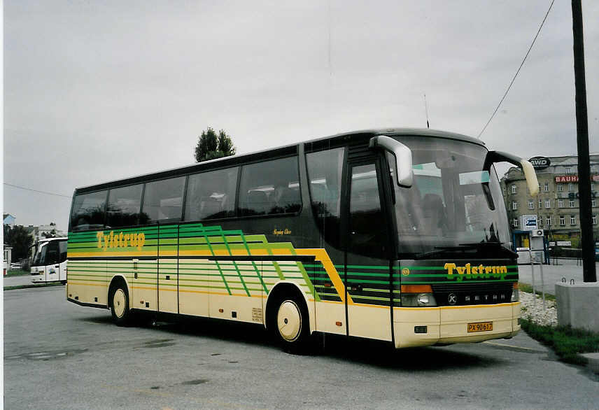 (056'603) - Aus D�nemark: Tylstrup - Nr. 109/PX 90'617 - Setra am 9. Oktober 2002 in Wien, Sch�nbrunn