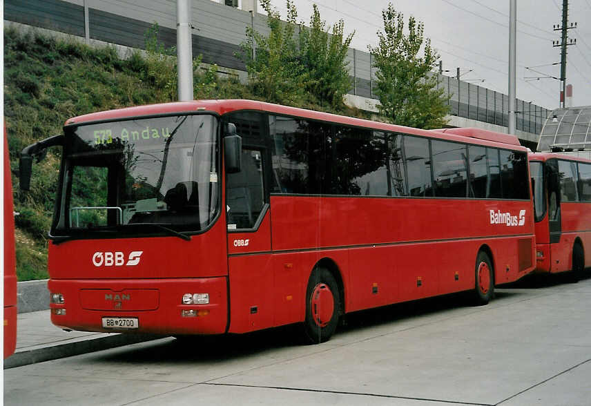 (056'715) - �BB - BB 2700 - MAN am 9. Oktober 2002 in Wien, Simmering