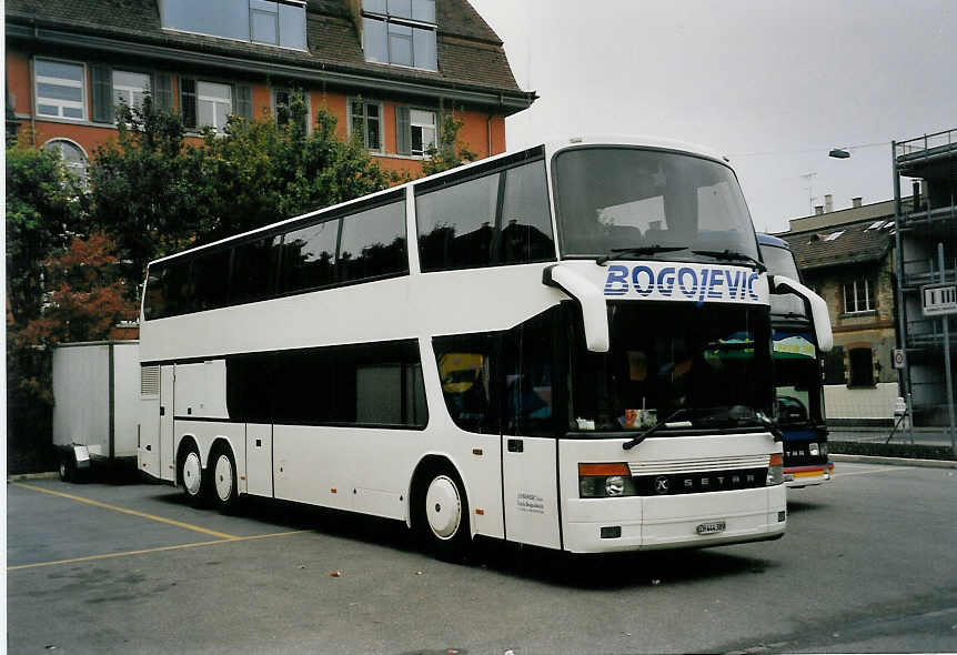 (056'906) - Bogojevic, Z�rich - ZH 444'389 - Setra am 11. Oktober 2002 in Z�rich, Sihlquai