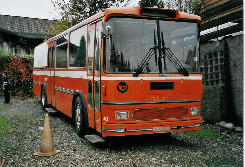 (056'909) - ZVB Zug - Nr. 40 - Saurer/Hess (ex Nr. 30) am 12. Oktober 2002 in B�tzberg, Heiniger