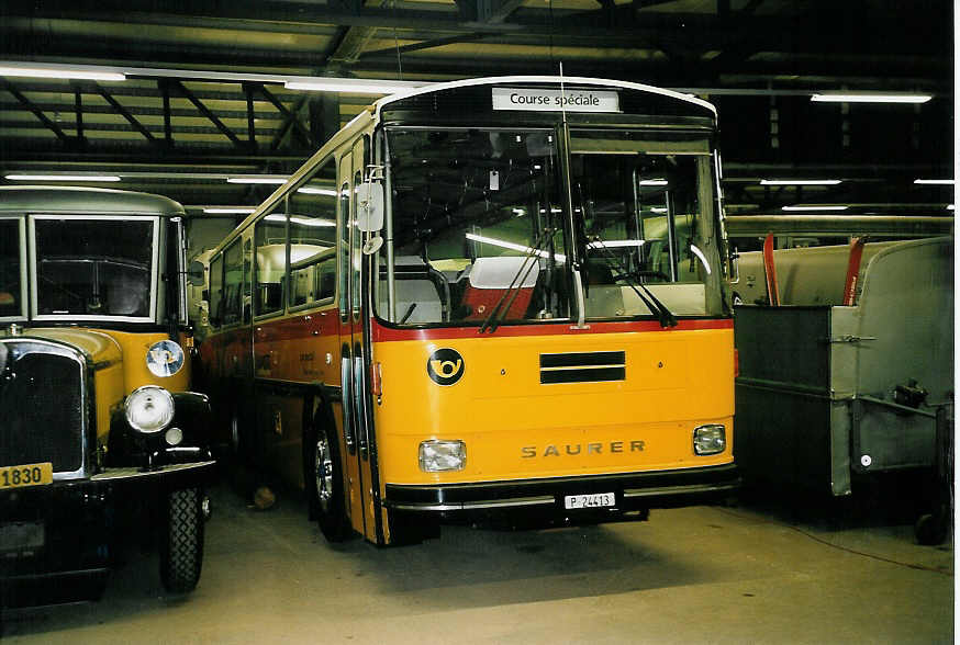 (057'113) - PTT-Regie - P 24'413 - Saurer/R&J am 26. Oktober 2002 in Schwarzenburg, Aussenlager Museum f�r Kommunikation