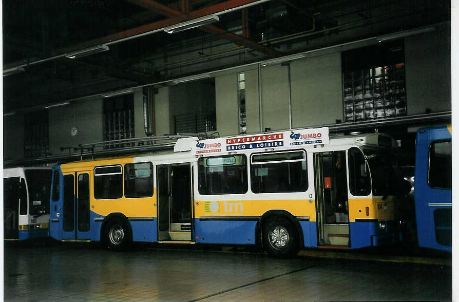 (057'427) - TC La Chaux-de-Fonds - Nr. 104 - FBW/Hess-Haag Trolleybus am 30. November 2002 in La Chaux-de-Fonds, D�p�t