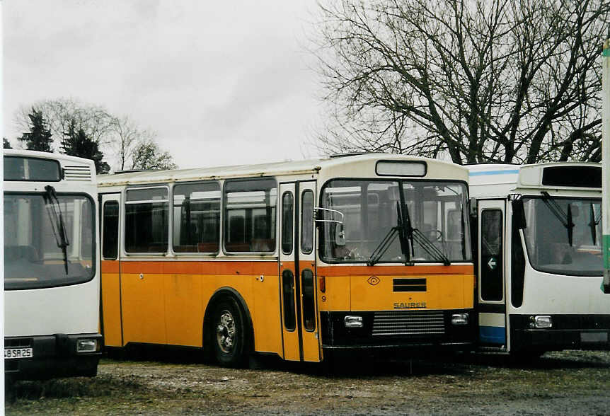(057'929) - M�chler, Siebnen - Nr. 9 - Saurer-Leyland/R&J (ex Cars Alpin Neff, Arbon Nr. 9) am 29. Dezember 2002 in Herzogenbuchsee, Heiniger (Teilaufnahme)