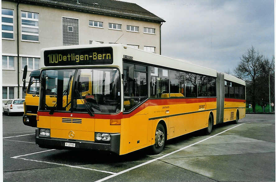 (058'124) - PTT-Regie - P 27'715 - Mercedes am 31. Dezember 2002 in Bern, Automobilwerkst�tte