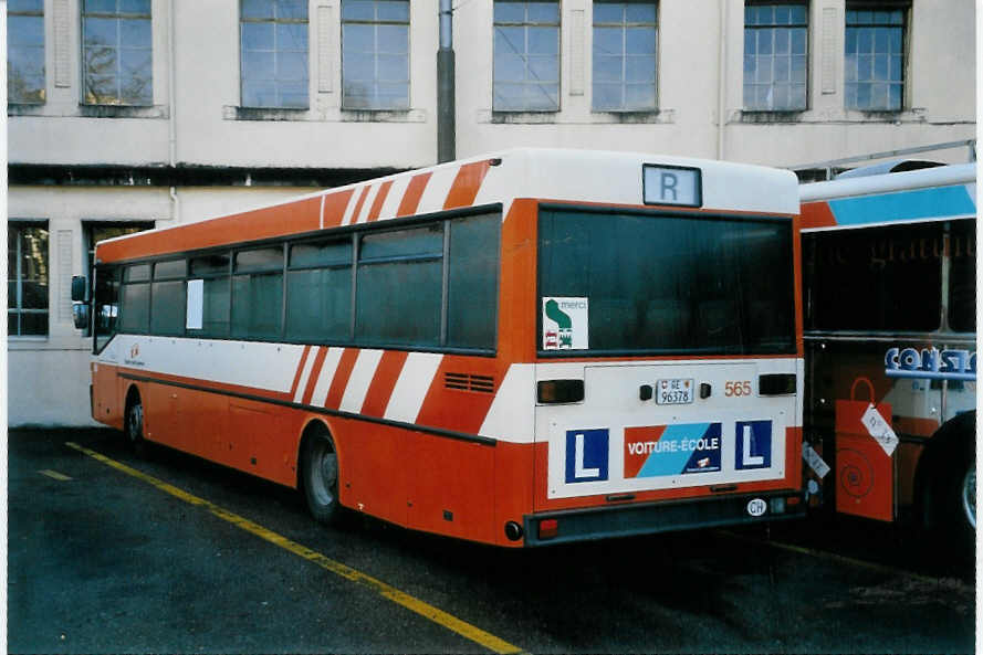 (058'305) - TPG Gen�ve - Nr. 565/GE 96'378 - Mercedes am 1. Januar 2003 in Gen�ve, D�p�t
