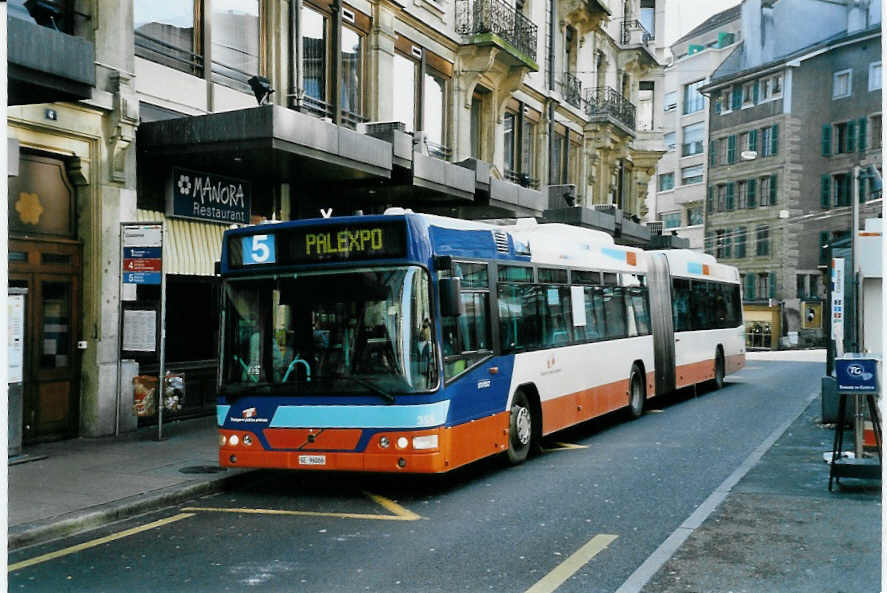 (058'318) - TPG Gen�ve - Nr. 355/GE 96'066 - Volvo am 1. Januar 2003 in Gen�ve, Coutance