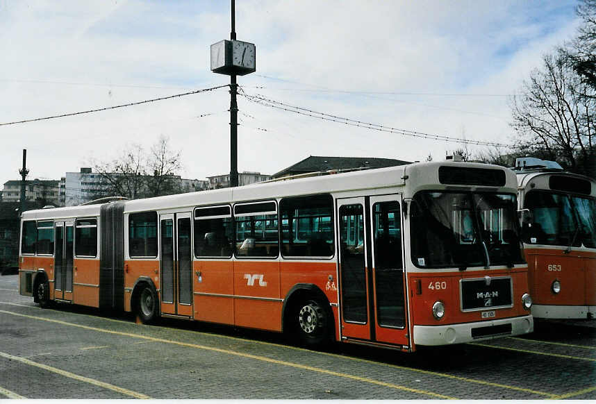 (058'331) - TL Lausanne - Nr. 460/VD 1305 - MAN/Lauber am 1. Januar 2003 in Lausanne, D�p�t Borde