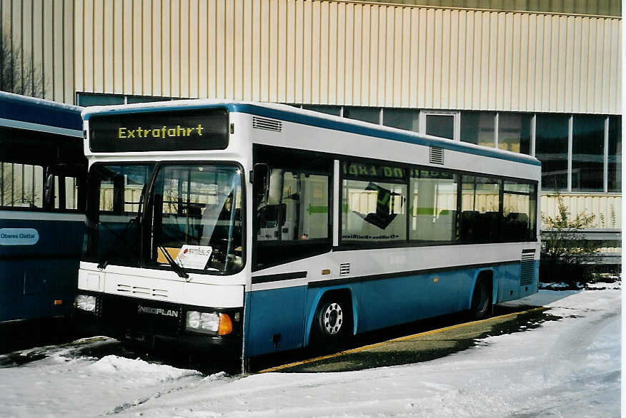 (058'703) - VBZ Z�rich - Nr. 300 - Neoplan (ex Maag, Kloten Nr. 24) am 1. Februar 2003 in Biel, Rattinbus