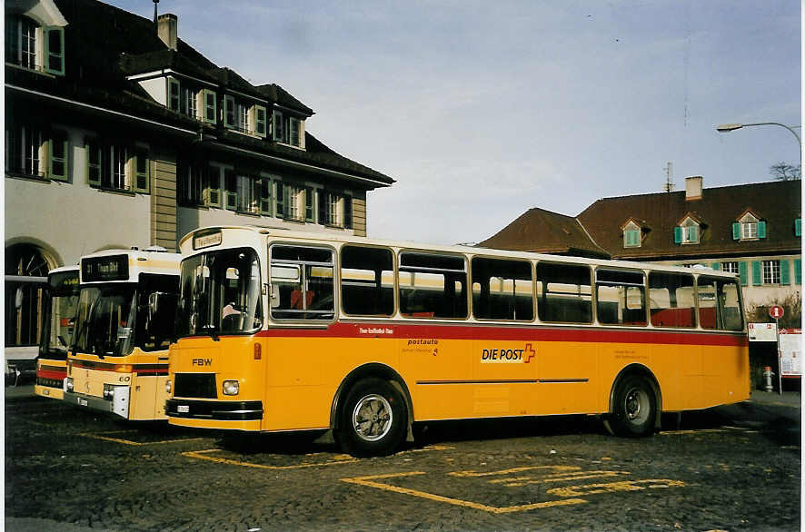 (059'113) - Burri, Teuffenthal - BE 336'192 - FBW/R&J am 9. M�rz 2003 beim Bahnhof Thun