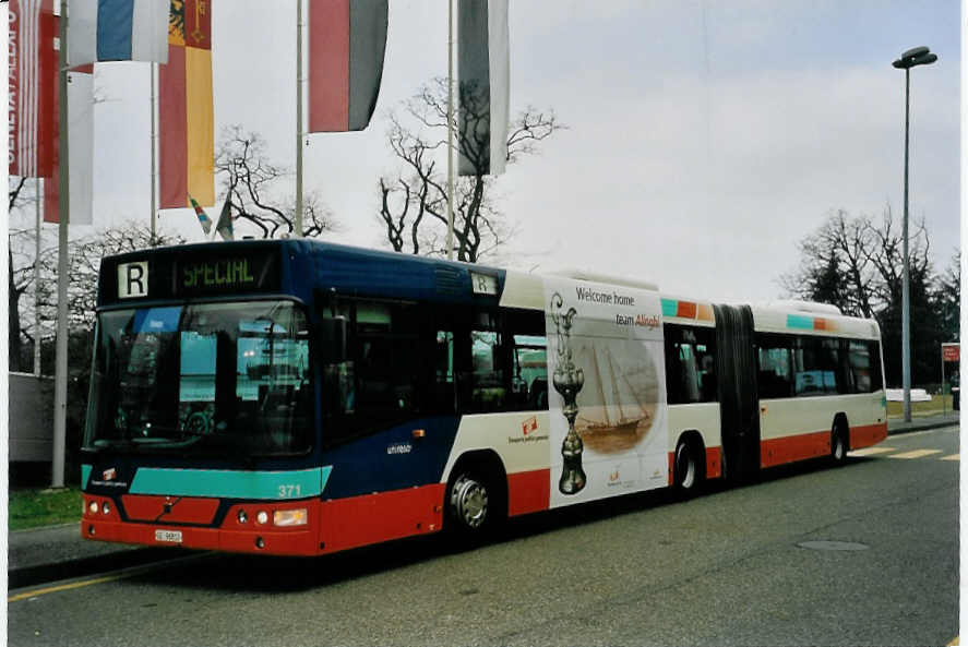 (059'136) - TPG Gen�ve - Nr. 371/GE 96'812 - Volvo am 16. M�rz 2003 in Gen�ve, Palexpo