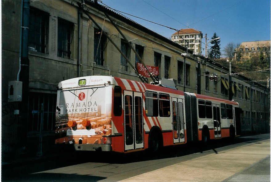 (059'231) - TPG Gen�ve - Nr. 668 - Saurer/Hess Gelenktrolleybus am 16. M�rz 2003 in Gen�ve, D�p�t