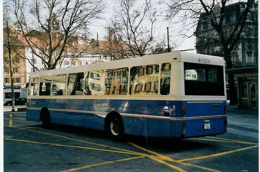 (059'303) - Braun, Lausanne - VD 1226 - Mercedes/Alusuisse-Hess (ex Gasser, Epalinges; ex Gowa, Luzern Nr. 30) am 16. M�rz 2003 in Lausanne, Tunnel