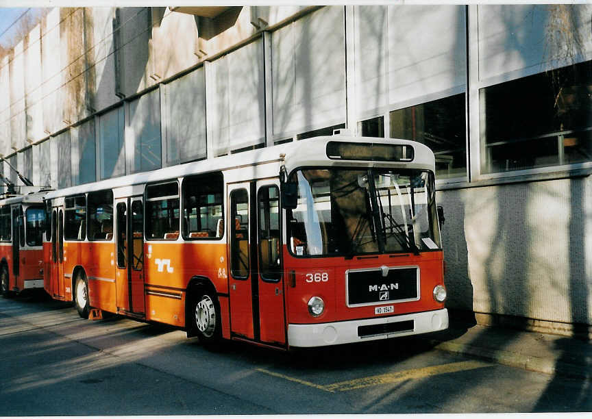 (059'305) - TL Lausanne - Nr. 368/VD 1547 - MAN am 16. M�rz 2003 in Lausanne, D�p�t Borde