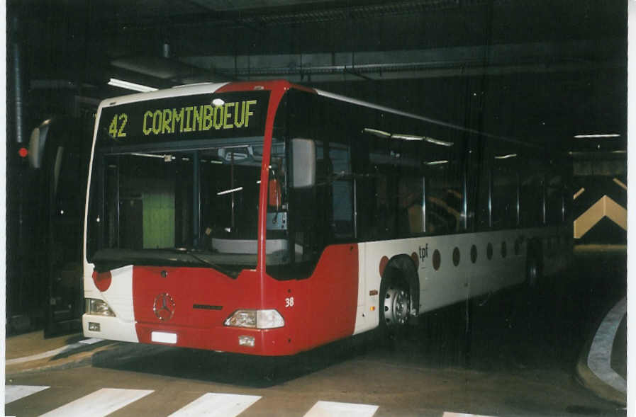 (059'316) - TPF Fribourg - Nr. 38/FR 300'324 - Mercedes am 16. M�rz 2003 in Fribourg, Busbahnhof