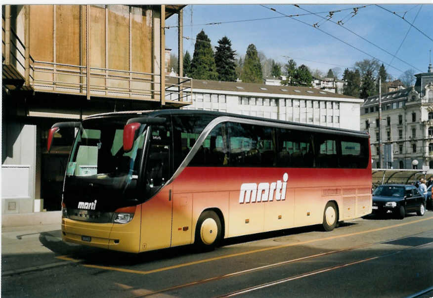(059'402) - Marti, Kallnach - Nr. 2/BE 572'202 - Setra am 29. M�rz 2003 beim Bahnhof St. Gallen
