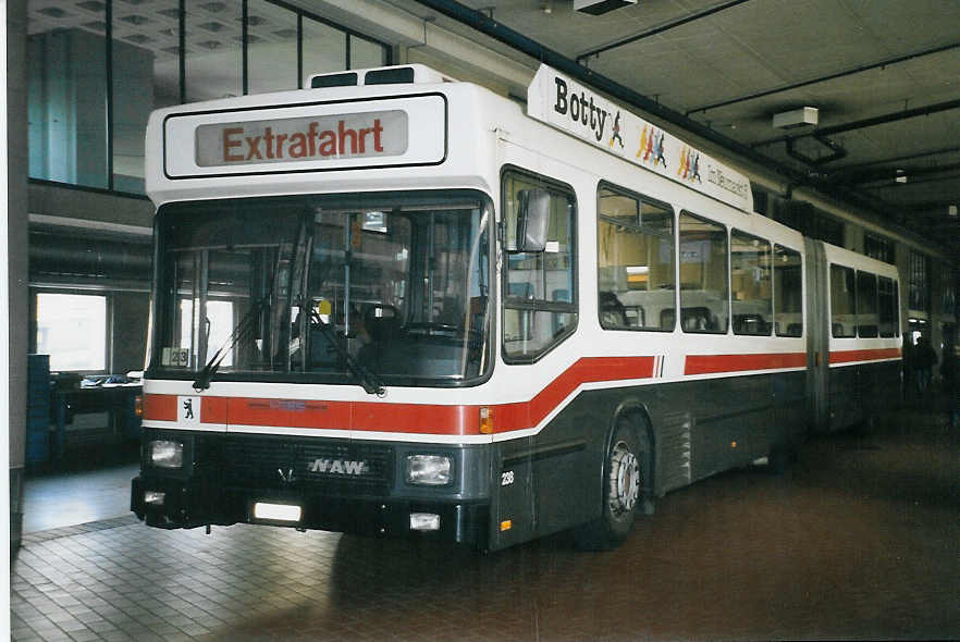 (059'514) - VBSG St. Gallen - Nr. 238/SG 198'238 - NAW/Hess am 29. M�rz 2003 in St. Gallen, Depot