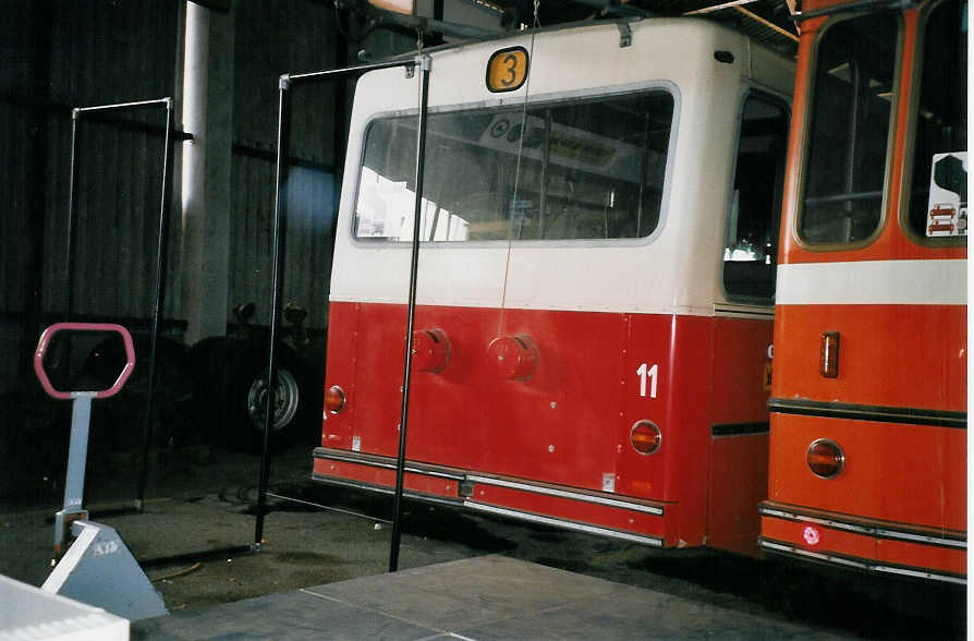 (059'603) - VB Biel (TVS) - Nr. 11 - FBW/R&J Trolleybus am 30. M�rz 2003 in Niederscherli (Teilaufnahme)