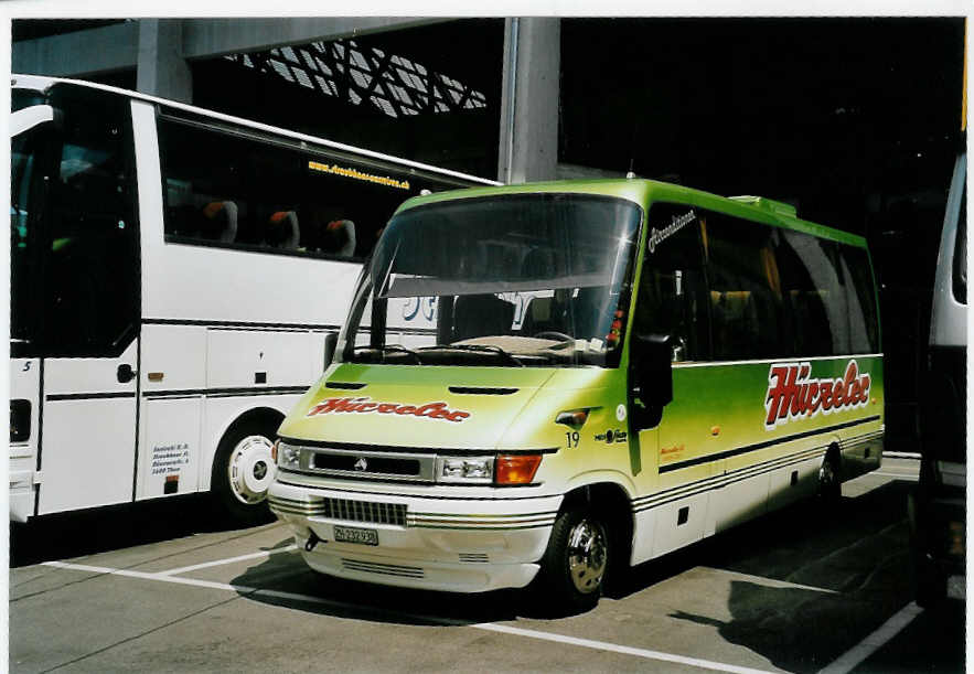 (060'612) - H�rzeler, Dietikon - Nr. 19/ZH 232'938 - Iveco/EA am 12. Juni 2003 in Thun, Grabengut