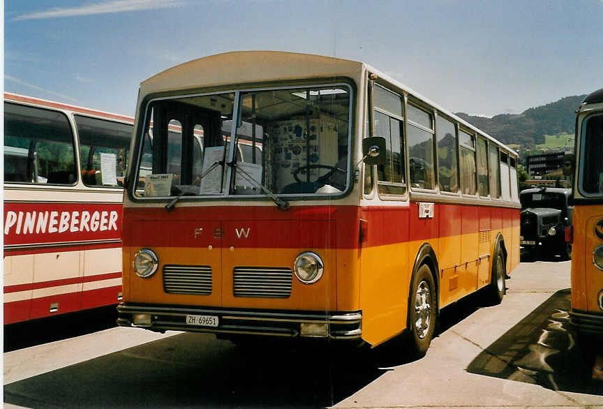 (060'911) - Tr�b, Oberrieden - Nr. 12/ZH 69'651 - FBW/R&J (ex Ryffel, Uster Nr. 12) am 21. Juni 2003 in Hinwil, AMP