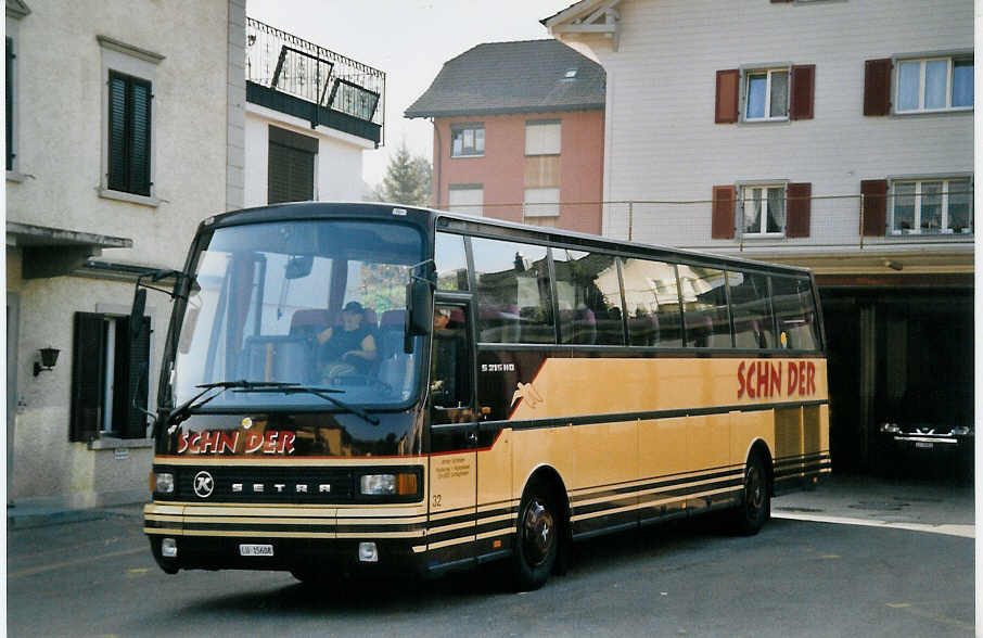 (061'331) - Schnider, Sch�pfheim - Nr. 32/LU 15'608 - Setra am 13. Juli 2003 in Sch�pfheim, Garage