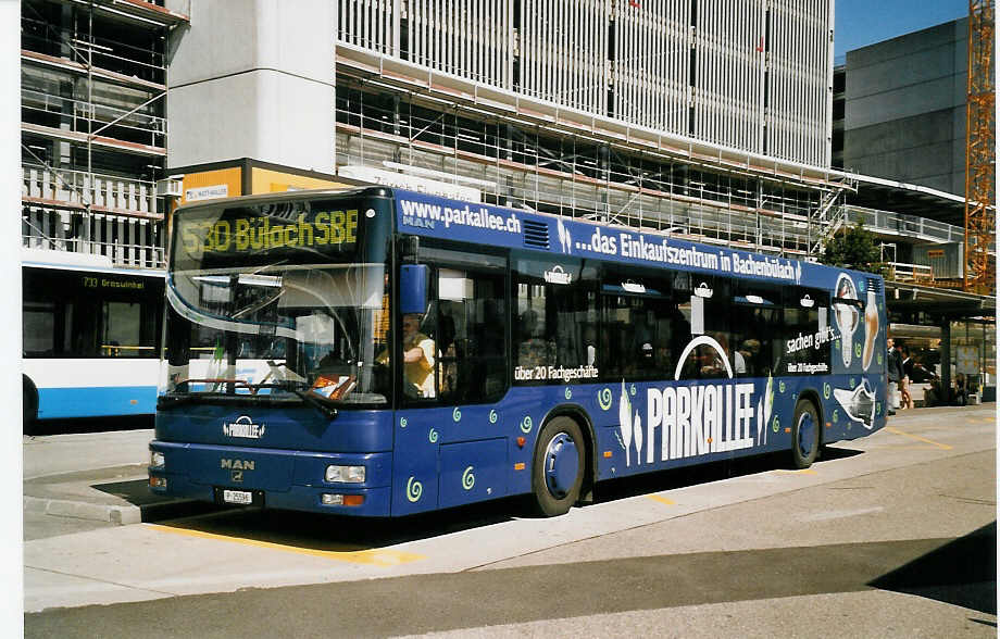 (061'636) - PTT-Regie - P 25'596 - MAN am 19. Juli 2003 in Z�rich, Flughafen