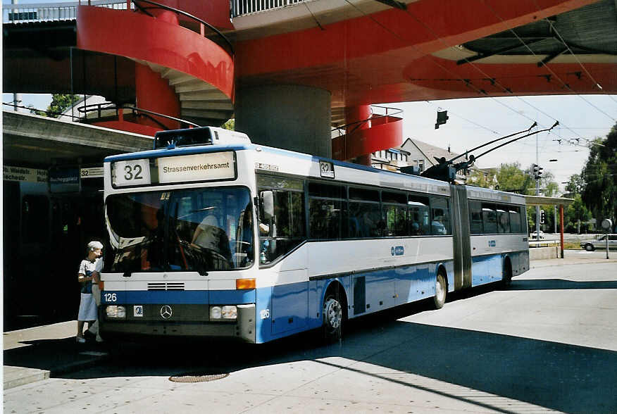 (061'732) - VBZ Z�rich - Nr. 126 - Mercedes Gelenktrolleybus am 19. Juli 2003 in Z�rich, Bucheggplatz