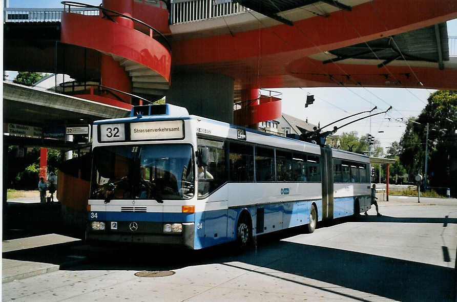 (061'736) - VBZ Z�rich - Nr. 34 - Mercedes Gelenktrolleybus am 19. Juli 2003 in Z�rich, Bucheggplatz