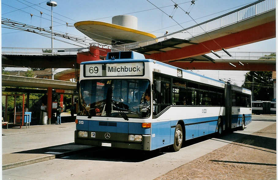 (061'806) - VBZ Z�rich - Nr. 513/ZH 608'513 - Mercedes am 19. Juli 2003 in Z�rich, Bucheggplatz