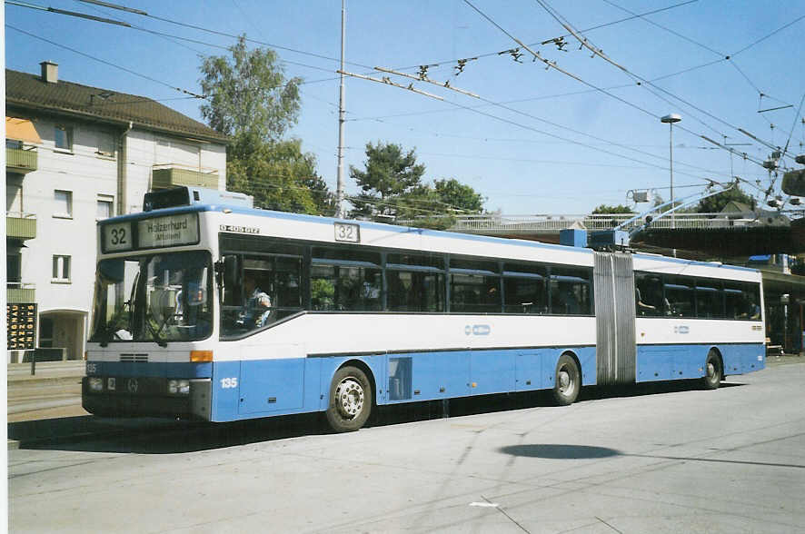 (061'809) - VBZ Z�rich - Nr. 135 - Mercedes Gelenktrolleybus am 19. Juli 2003 in Z�rich, Bucheggplatz