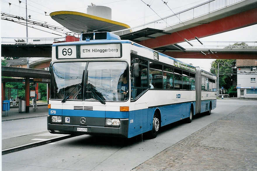 (062'118) - VBZ Z�rich - Nr. 578/ZH 540'578 - Mercedes am 29. Juli 2003 in Z�rich, Bucheggplatz