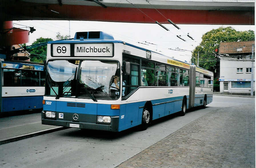 (062'125) - VBZ Z�rich - Nr. 507/ZH 608'507 - Mercedes am 29. Juli 2003 in Z�rich, Bucheggplatz
