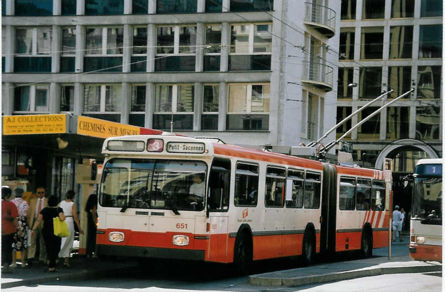 (062'423) - TPG Gen�ve - Nr. 651 - Saurer/Hess Gelenktrolleybus am 4. August 2003 in Gen�ve, Bel-Air
