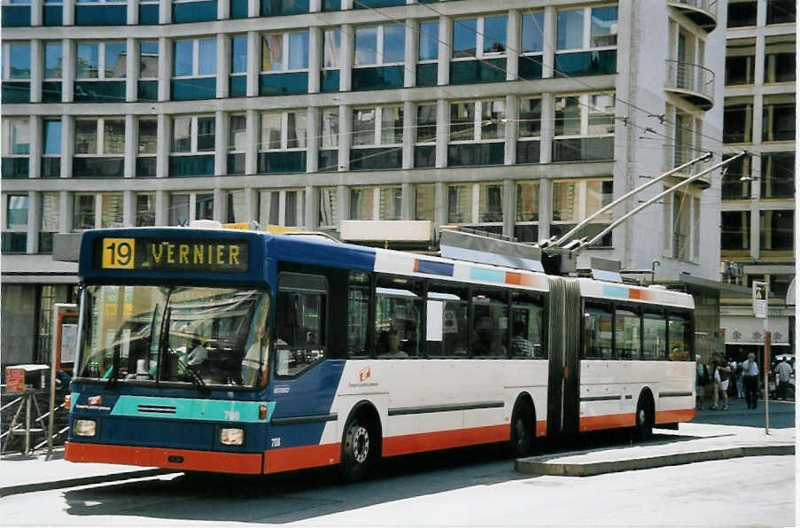 (062'508) - TPG Gen�ve - Nr. 708 - NAW/Hess Gelenktrolleybus am 4. August 2003 in Gen�ve, Bel-Air
