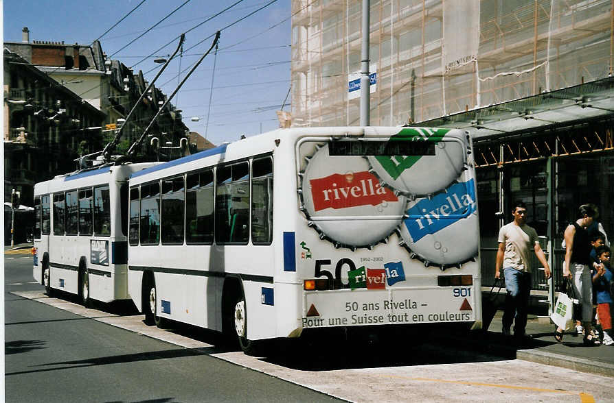 (062'528) - TL Lausanne - Nr. 901 - Lanz+Marti/Hess Personenanh�nger am 4. August 2003 beim Bahnhof Lausanne