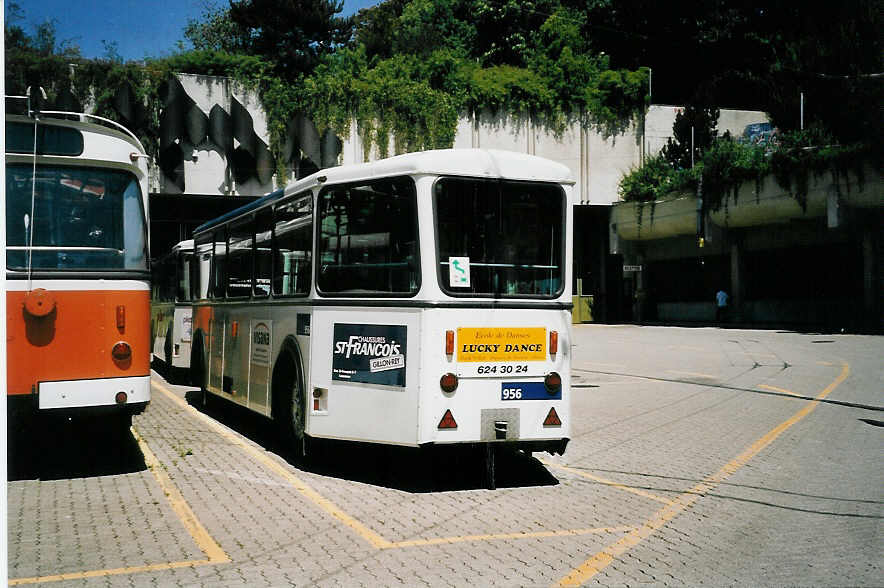 (062'531) - TL Lausanne - Nr. 956 - Rochat/Lauber Personenanh�nger am 4. August 2003 in Lausanne, D�p�t Borde