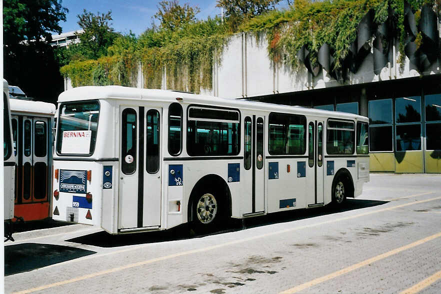(062'532) - TL Lausanne - Nr. 959 - Rochat/Lauber Personenanh�nger am 4. August 2003 in Lausanne, D�p�t Borde