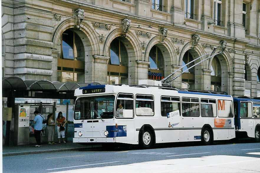 (062'602) - TL Lausanne - Nr. 742 - FBW/Hess Trolleybus am 4. August 2003 in Lausanne, St. Fran�ois