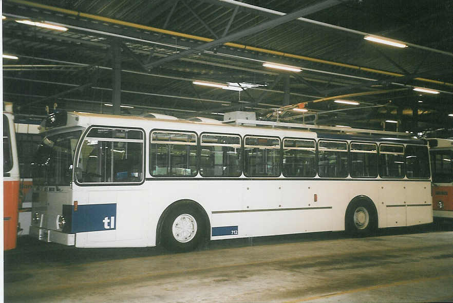 (062'605) - TL Lausanne - Nr. 712 - FBW/Hess Trolleybus am 4. August 2003 in Lausanne, D�p�t Prelaz
