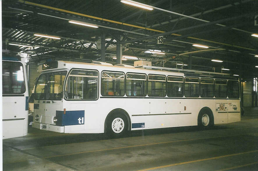 (062'608) - TL Lausanne - Nr. 718 - FBW/Hess Trolleybus am 4. August 2003 in Lausanne, D�p�t Prelaz